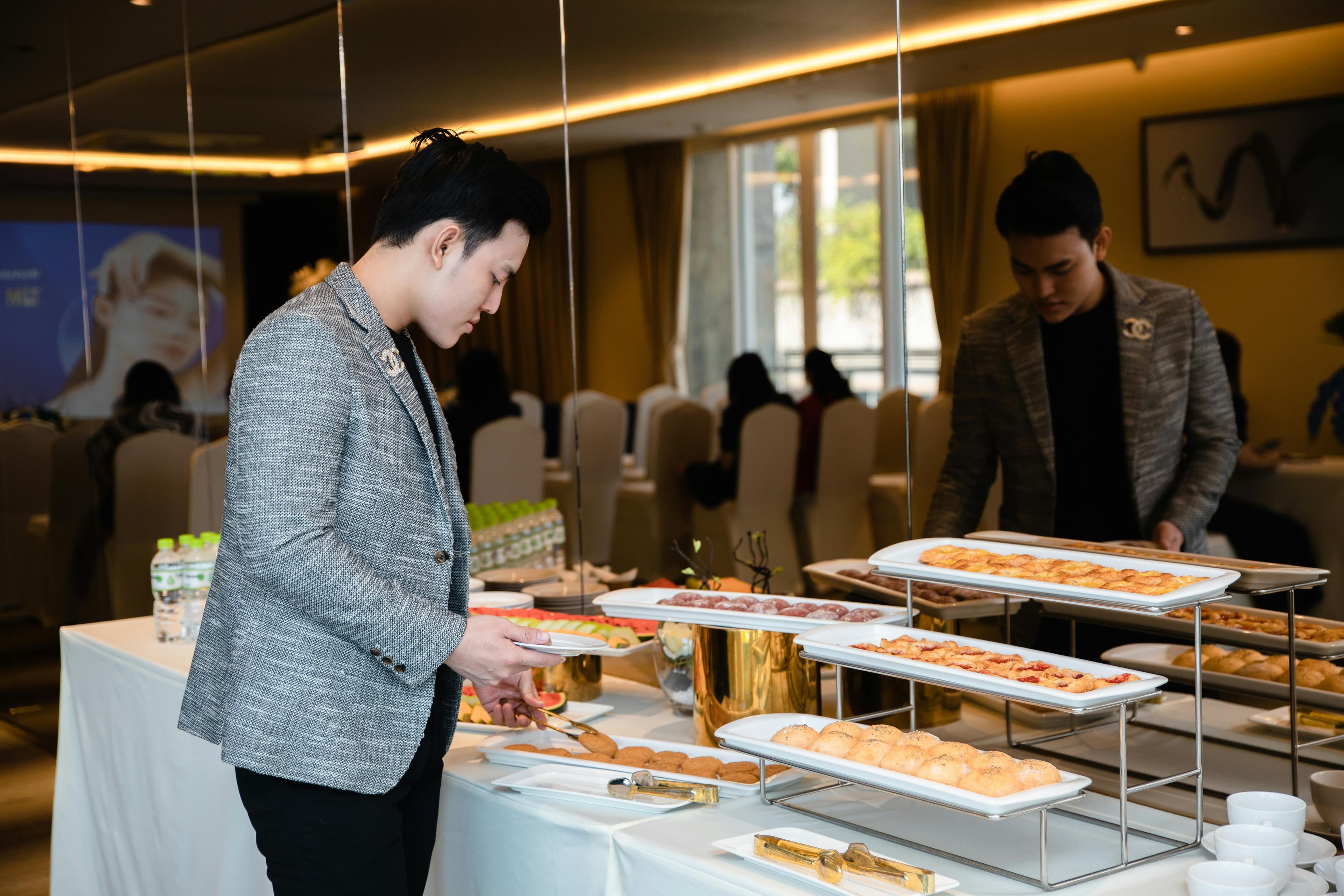 Need buffet catering for 150 at your IT park in Kharadi? - Pune Caterers professional service